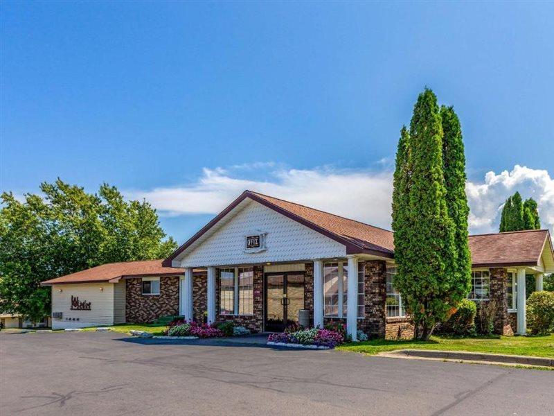 Quality Inn Lakefront St. Ignace Zewnętrze zdjęcie