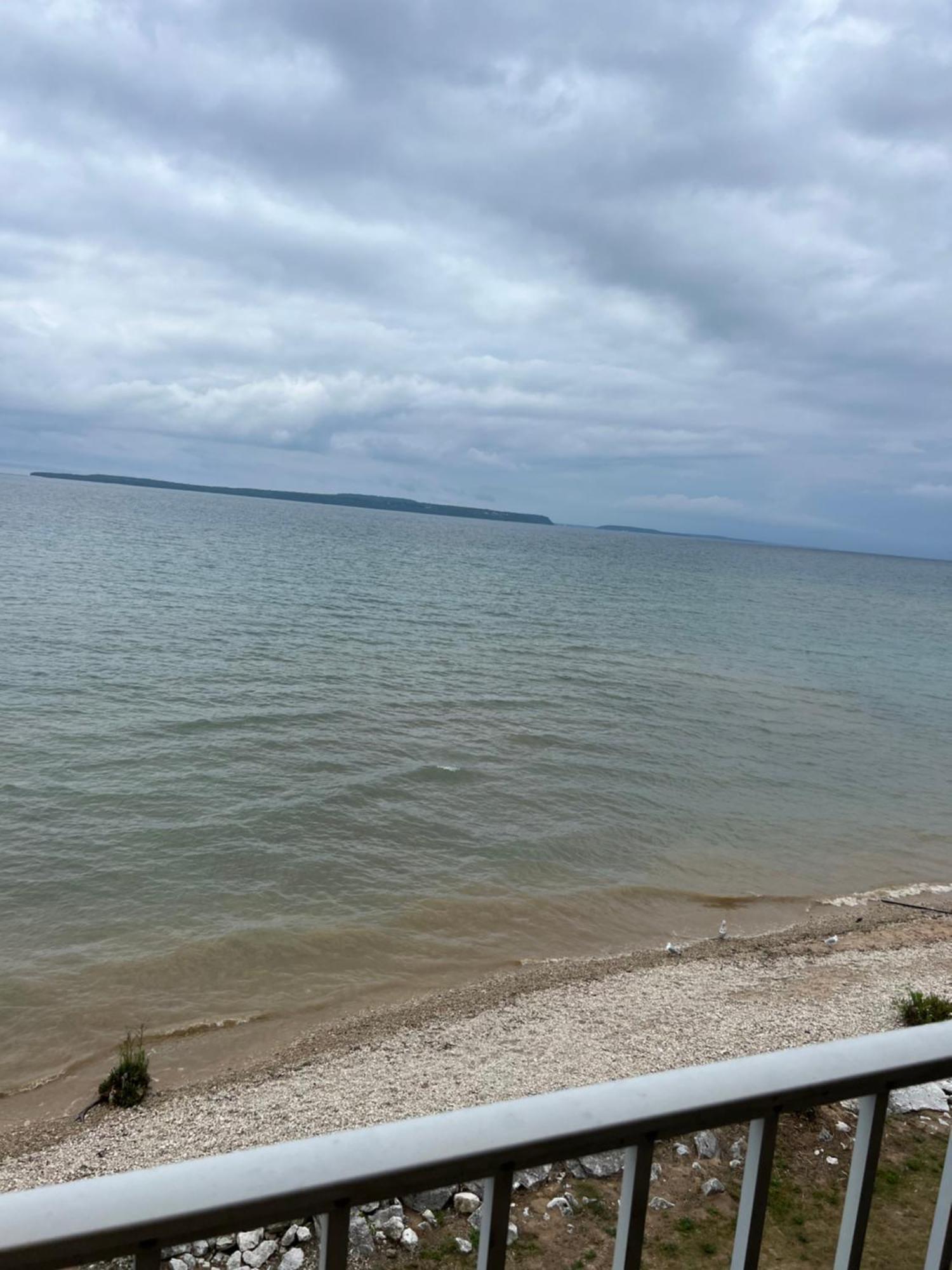 Quality Inn Lakefront St. Ignace Zewnętrze zdjęcie