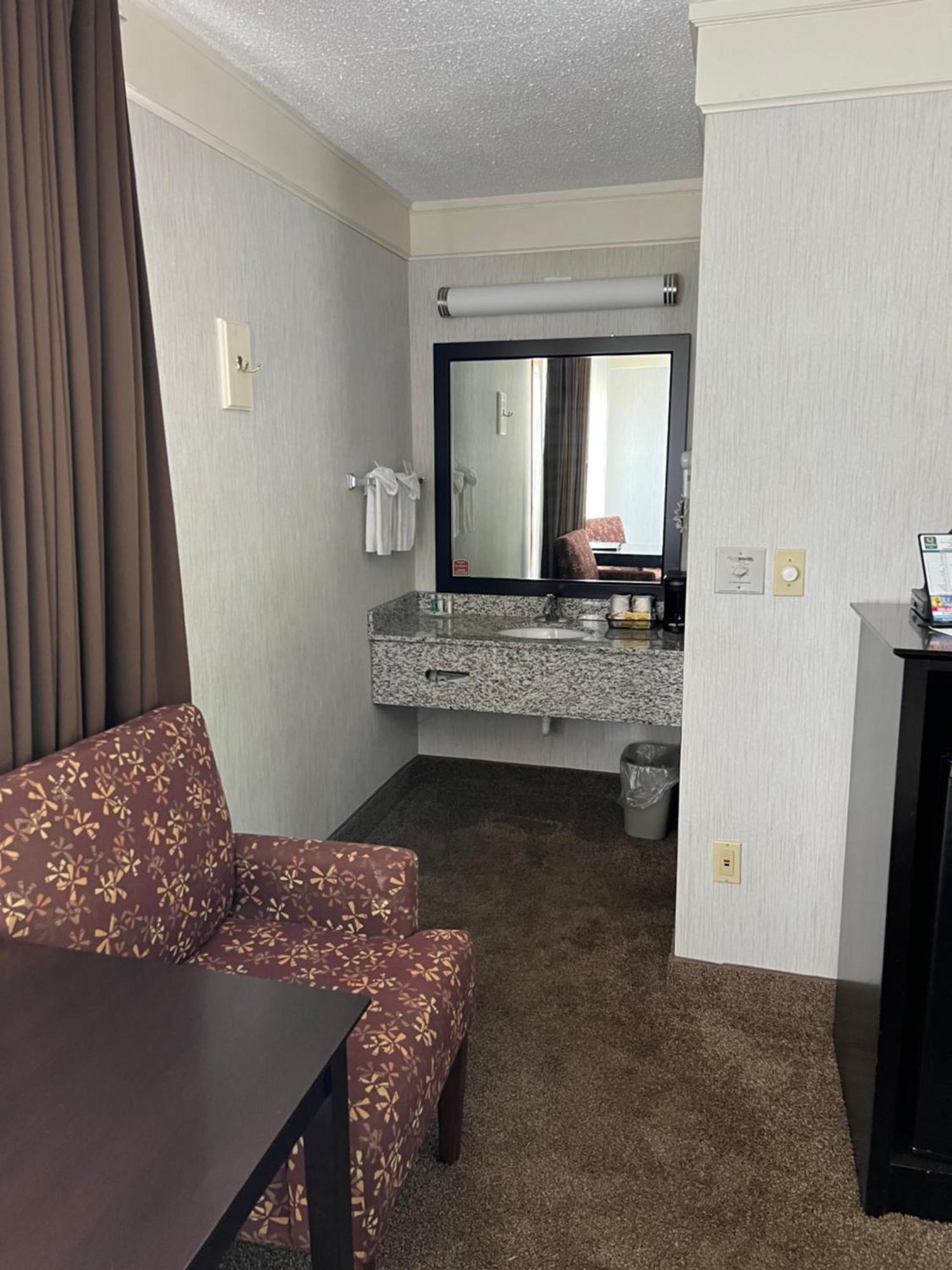 Quality Inn Lakefront St. Ignace Zewnętrze zdjęcie