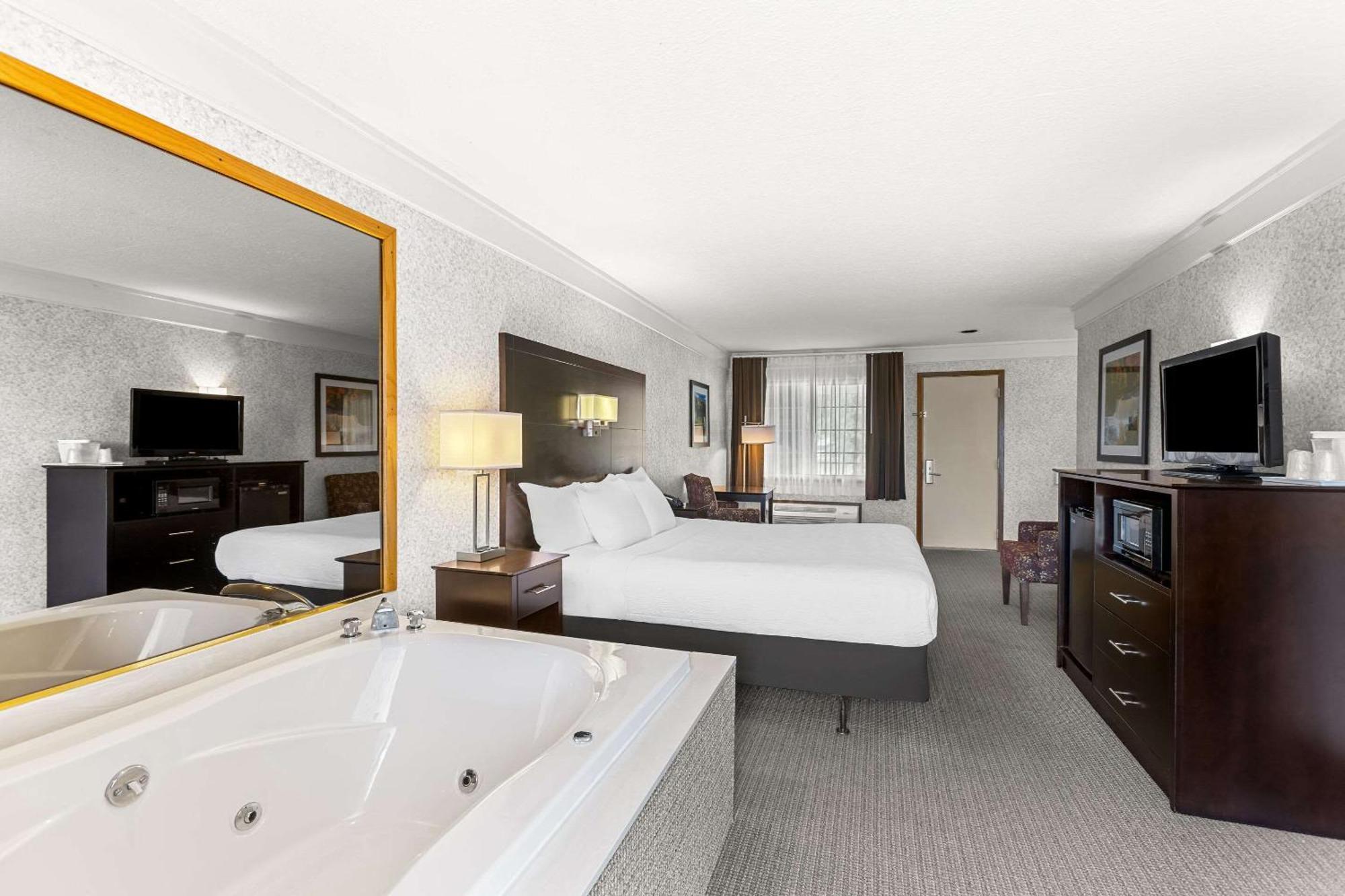 Quality Inn Lakefront St. Ignace Zewnętrze zdjęcie