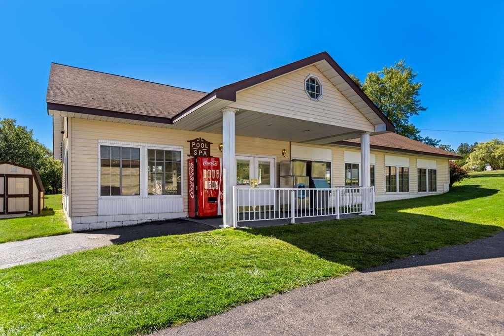 Quality Inn Lakefront St. Ignace Zewnętrze zdjęcie